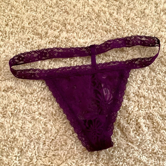 Victoria’s Secret Lace V String Panty NWOT - Picture 6 of 6